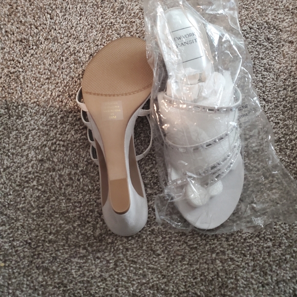 New York Transit Silver Wedge dress sandal sz 10 but fit runs small - Picture 3 of 5